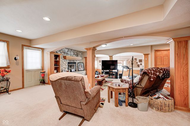 8806 Camby Road, Camby, IN 46113