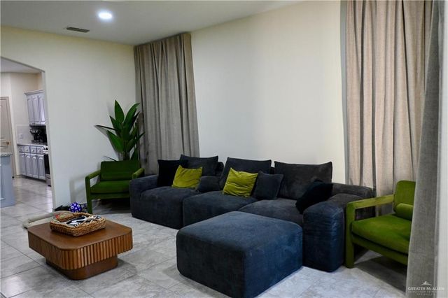 2303 N 26th Drive, Hidalgo, TX 78557