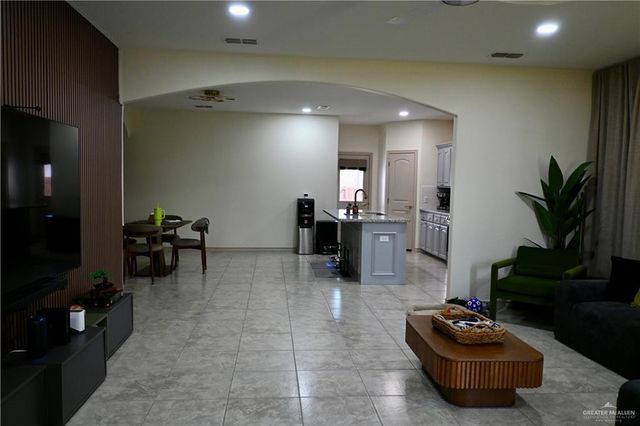 2303 N 26th Drive, Hidalgo, TX 78557