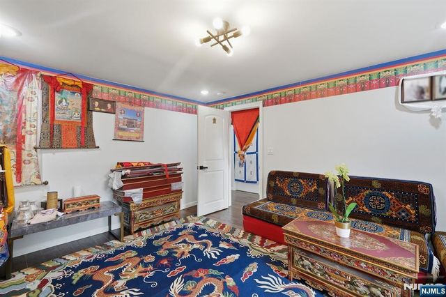 440 Alder Street, Lyndhurst, NJ 07071