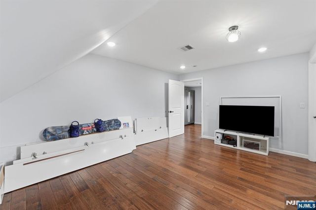 440 Alder Street, Lyndhurst, NJ 07071
