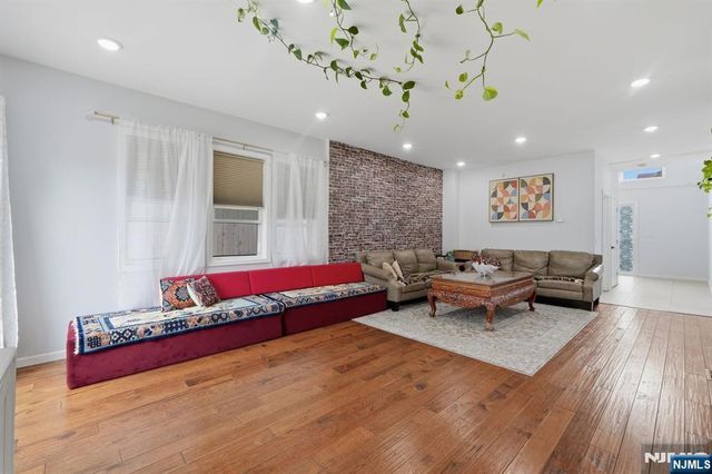 440 Alder Street, Lyndhurst, NJ 07071