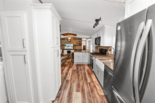 5121 SHORE LINE DRIVE, Polk City, FL 33868