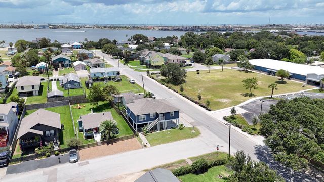 6902 Avenue P, Galveston, TX 77551