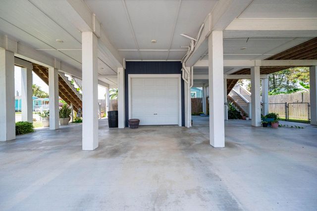 6902 Avenue P, Galveston, TX 77551