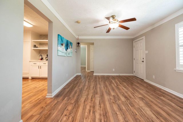 6902 Avenue P, Galveston, TX 77551