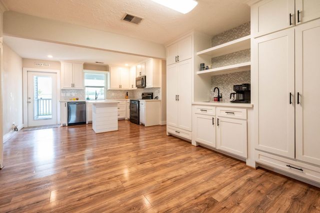 6902 Avenue P, Galveston, TX 77551
