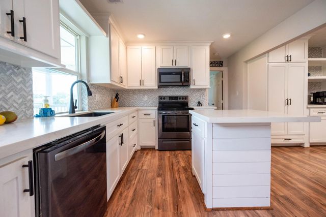 6902 Avenue P, Galveston, TX 77551