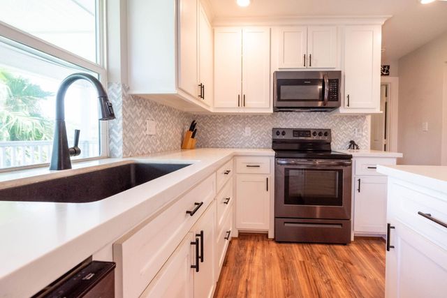 6902 Avenue P, Galveston, TX 77551