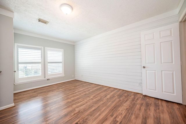 6902 Avenue P, Galveston, TX 77551