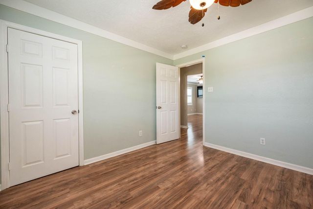 6902 Avenue P, Galveston, TX 77551