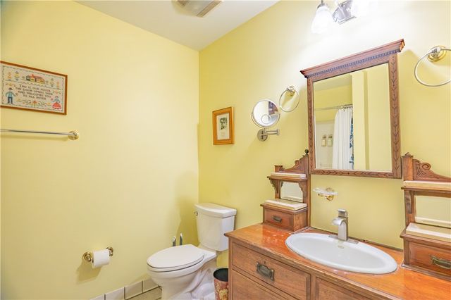 46 Hillside Avenue, Eureka Springs, AR 72632