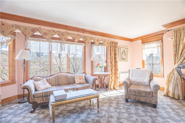 46 Hillside Avenue, Eureka Springs, AR 72632