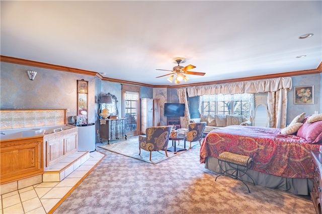 46 Hillside Avenue, Eureka Springs, AR 72632