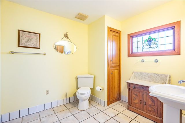 46 Hillside Avenue, Eureka Springs, AR 72632