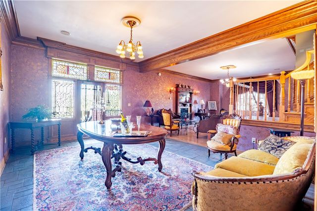 46 Hillside Avenue, Eureka Springs, AR 72632