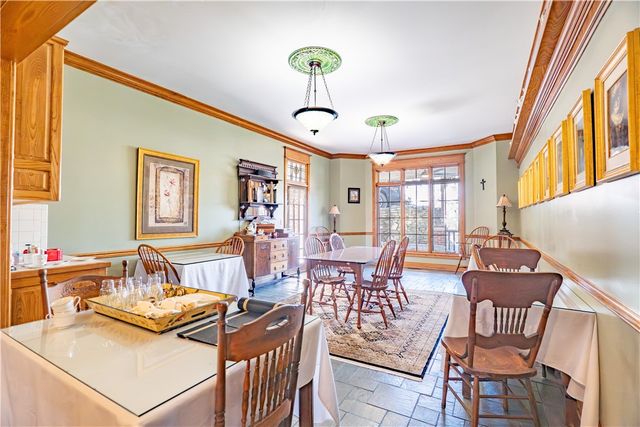 46 Hillside Avenue, Eureka Springs, AR 72632