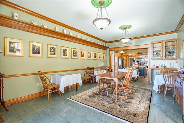 46 Hillside Avenue, Eureka Springs, AR 72632