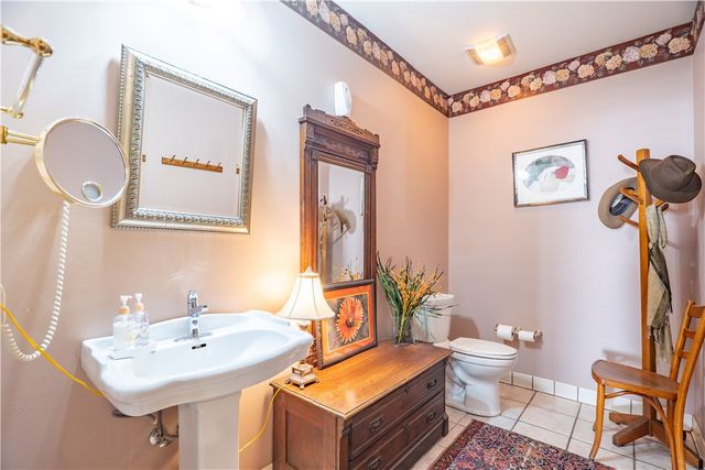 46 Hillside Avenue, Eureka Springs, AR 72632