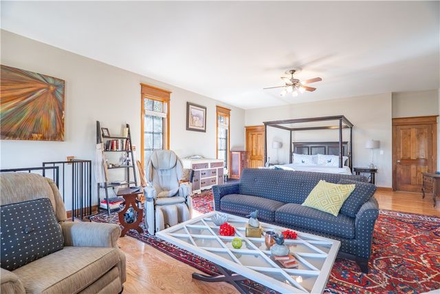 46 Hillside Avenue, Eureka Springs, AR 72632