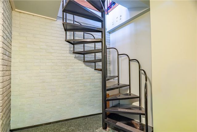 46 Hillside Avenue, Eureka Springs, AR 72632