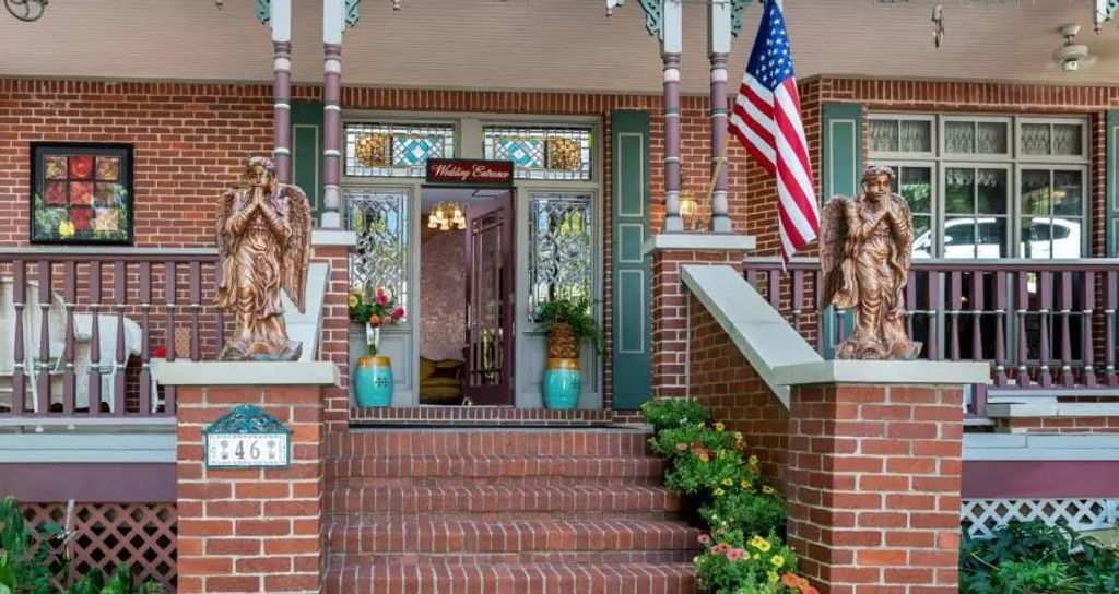 46 Hillside Avenue, Eureka Springs, AR 72632