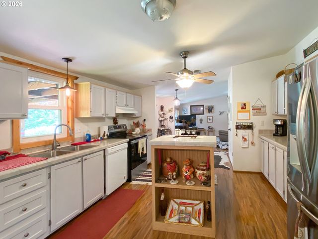 15609 S FAWN VIEW Way, Molalla, OR 97038