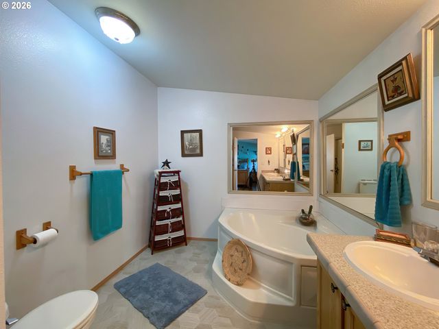 15609 S FAWN VIEW Way, Molalla, OR 97038