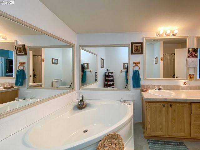15609 S FAWN VIEW Way, Molalla, OR 97038