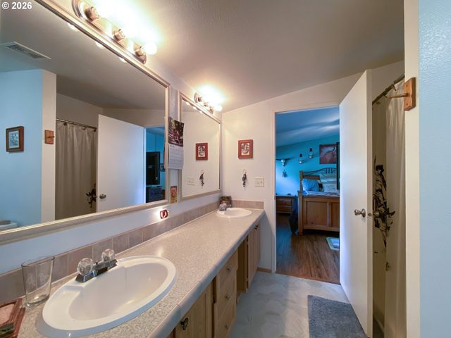 15609 S FAWN VIEW Way, Molalla, OR 97038