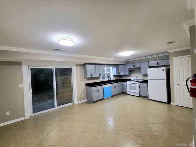 17 Blanchard Street, Middletown, NY 10940