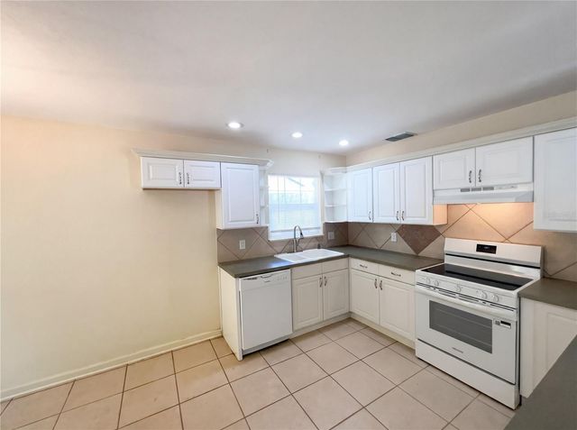 1839 BURTON DRIVE, St Cloud, FL 34771