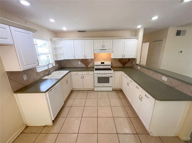 1839 BURTON DRIVE, St Cloud, FL 34771