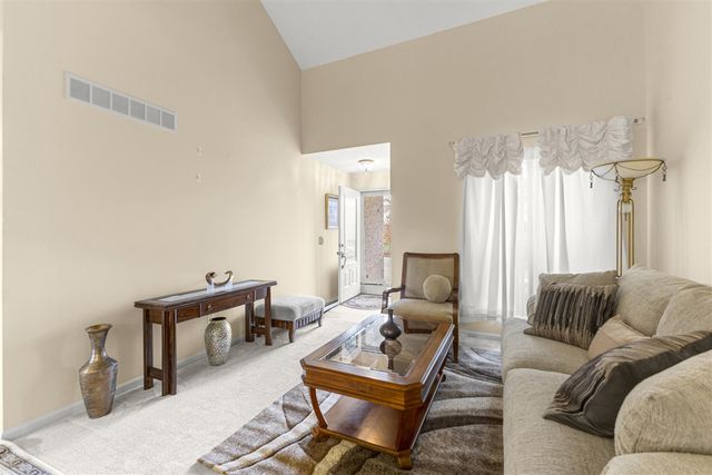 29705 Lacy Drive 77, Westland, MI 48186