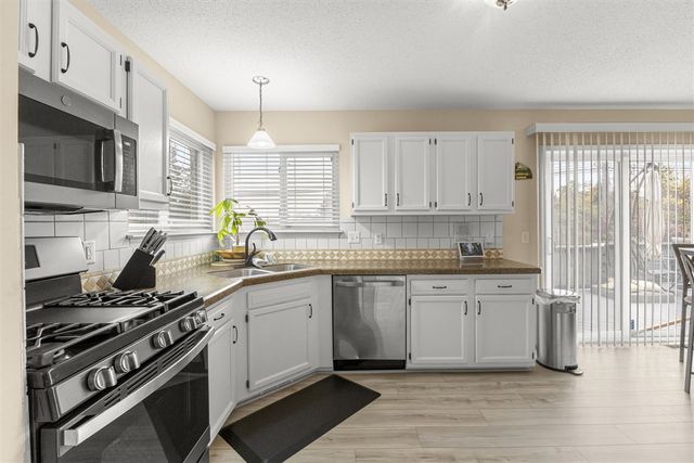 29705 Lacy Drive 77, Westland, MI 48186