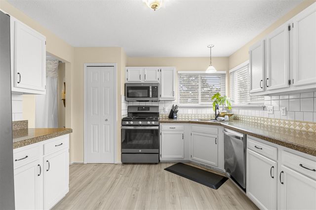 29705 Lacy Drive 77, Westland, MI 48186