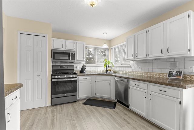 29705 Lacy Drive 77, Westland, MI 48186