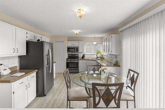 29705 Lacy Drive 77, Westland, MI 48186