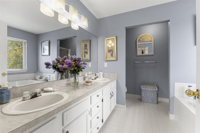 29705 Lacy Drive 77, Westland, MI 48186