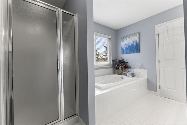 29705 Lacy Drive 77, Westland, MI 48186