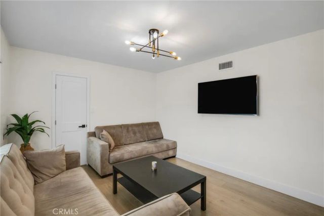 8064 Crosnoe, Panorama City, CA 91402