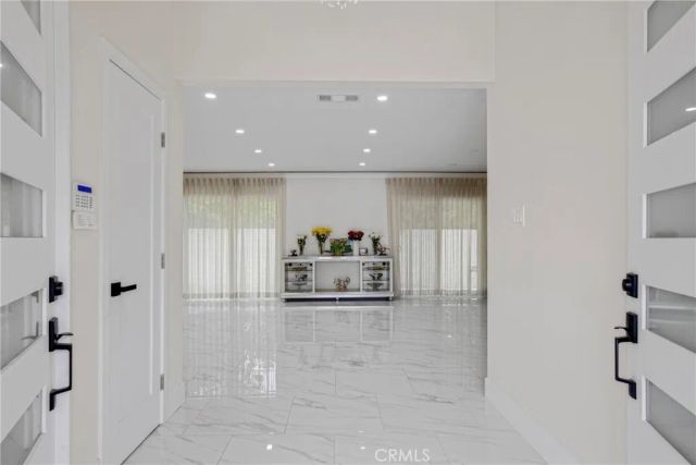 8064 Crosnoe, Panorama City, CA 91402