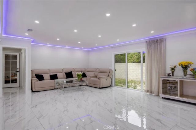 8064 Crosnoe, Panorama City, CA 91402