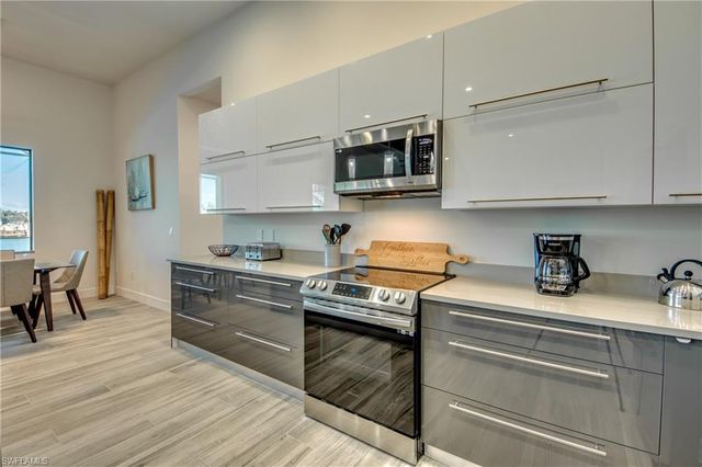 304 NW 13th AVE, Cape Coral, FL 33993