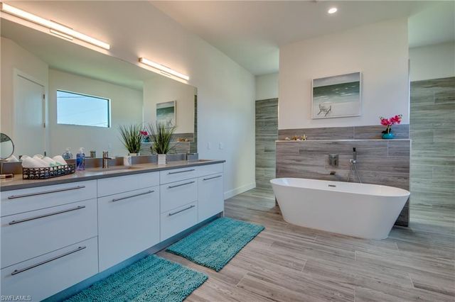 304 NW 13th AVE, Cape Coral, FL 33993