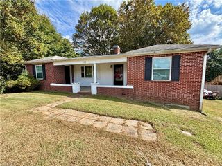 522 Butler Street, Pilot Mountain, NC 27041