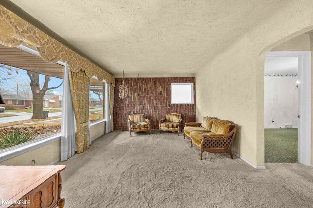 24312 Ursuline Street, Saint Clair Shores, MI 48080