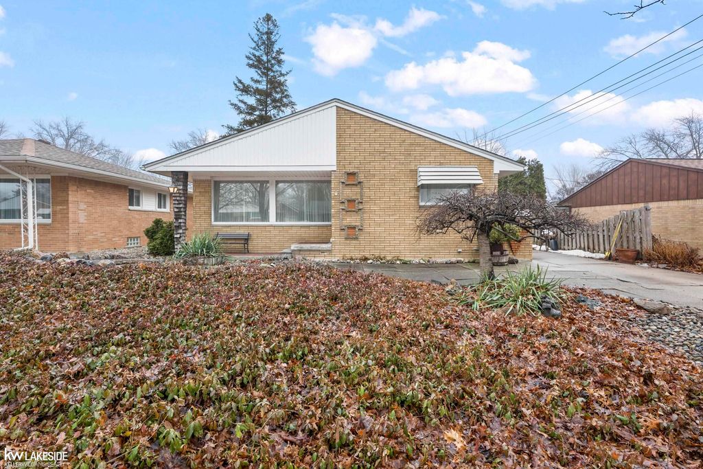 24312 Ursuline Street, Saint Clair Shores, MI 48080