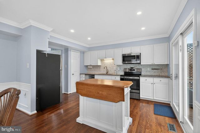 3912 KERNSTOWN CT, Fairfax, VA 22033