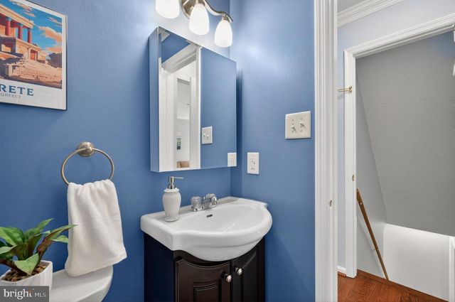 3912 KERNSTOWN CT, Fairfax, VA 22033